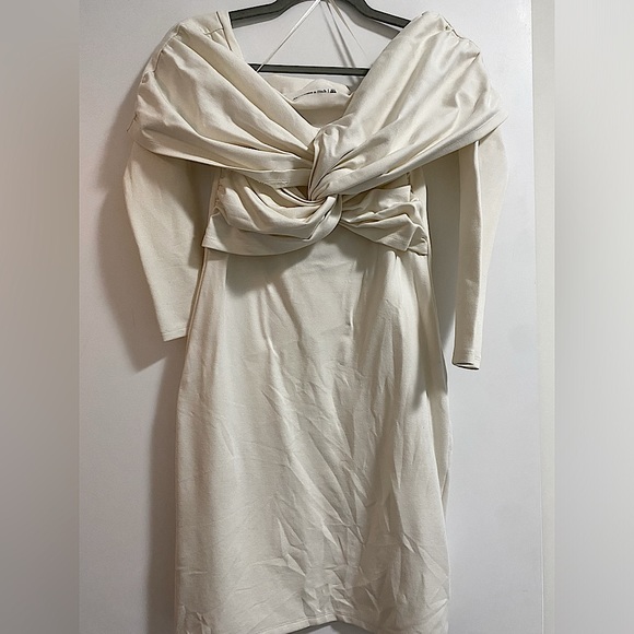 Abercrombie & Fitch Off-The-Shoulder White Mini Dress - Picture 4 of 6